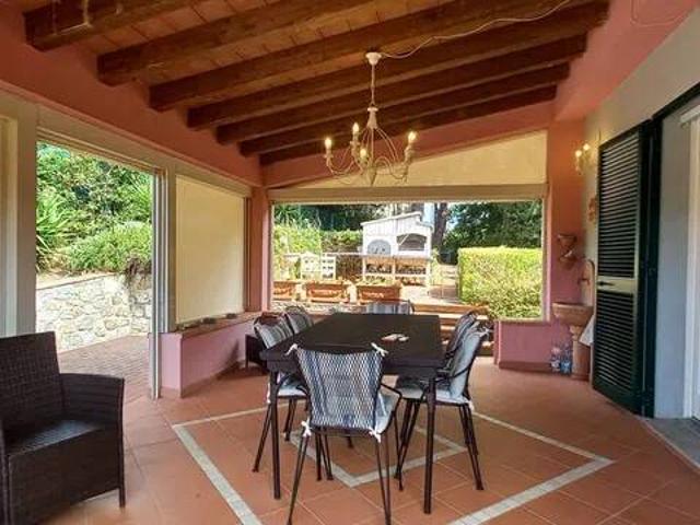 Villa in vendita a Campo nell'Elba LI