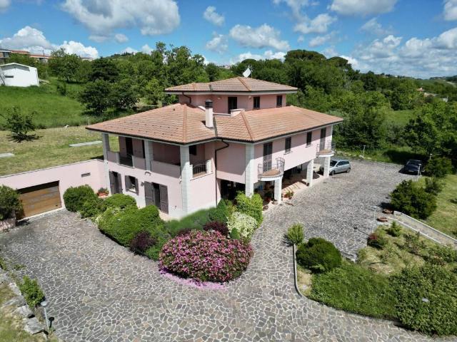 Villa in vendita a Campobasso CB