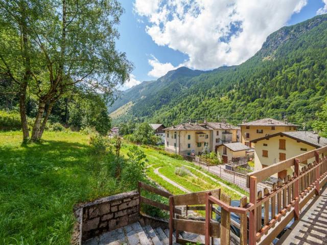 Villa in vendita a Campodolcino SO