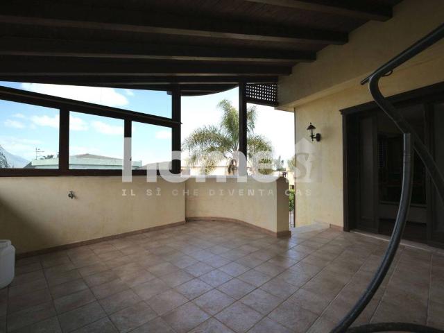 Villa in vendita a Campofelice di Roccella PA