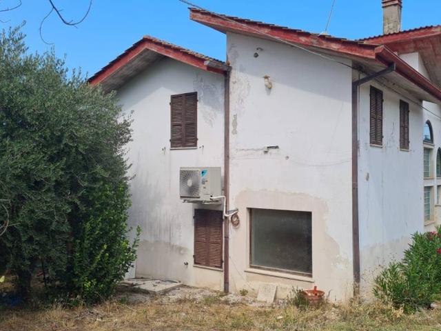 Villa in vendita a Campofilone FM