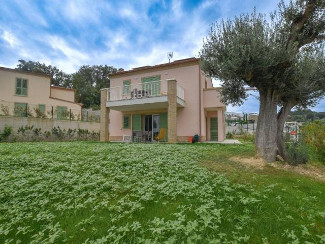 Villa in vendita a Campofilone FM