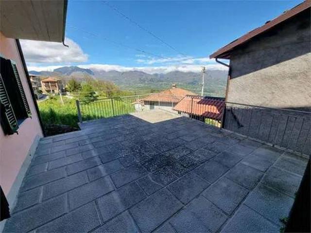 Villa in vendita a Camporgiano LU