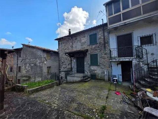 Villa in vendita a Camporgiano LU