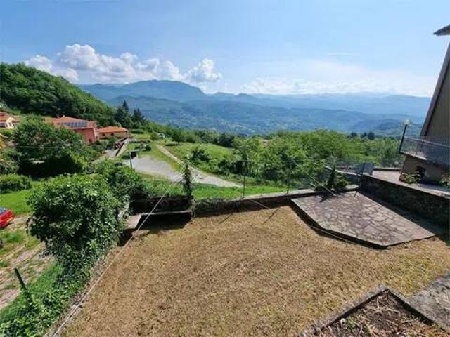 Villa in vendita a Camporgiano LU
