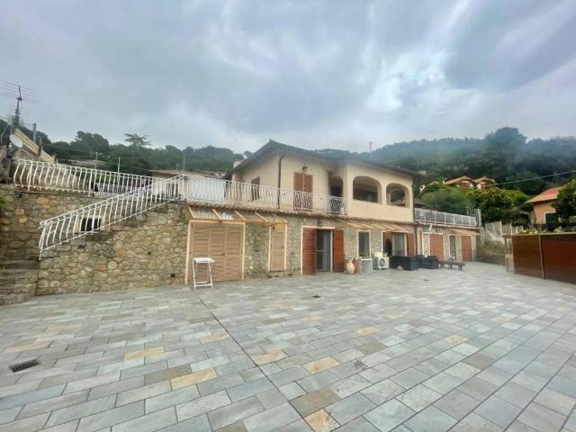 Villa in vendita a Camporosso IM