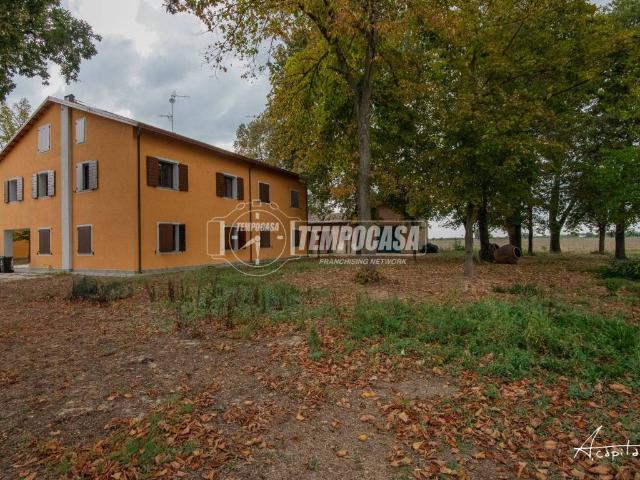 Villa in vendita a Camposanto MO