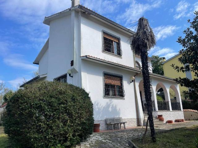 Villa in vendita a Campagnano di Roma RM