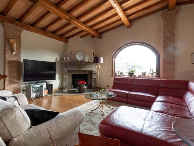 Villa in vendita a Campagnano di Roma RM