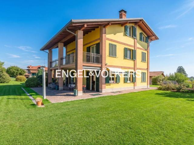 Villa in vendita a Camparada MB