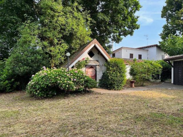 Villa in vendita a Camparada MB