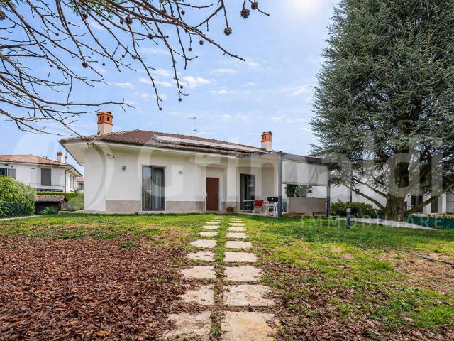 Villa in vendita a Camparada MB