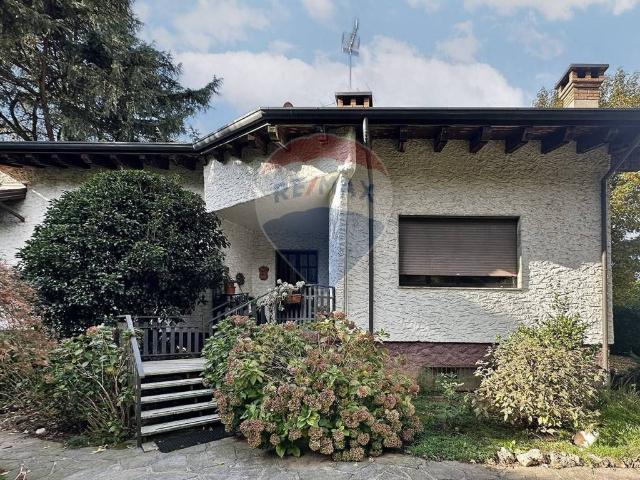 Villa in vendita a Camparada MB