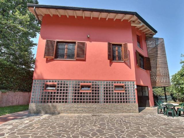 Villa in vendita a Camparada MB