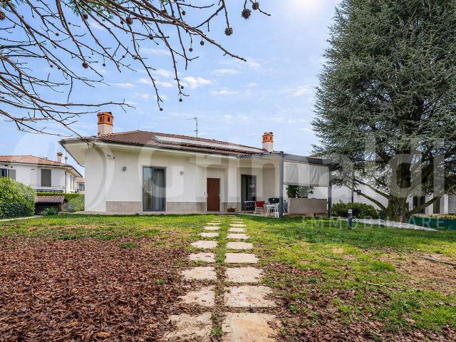 Villa in vendita a Camparada