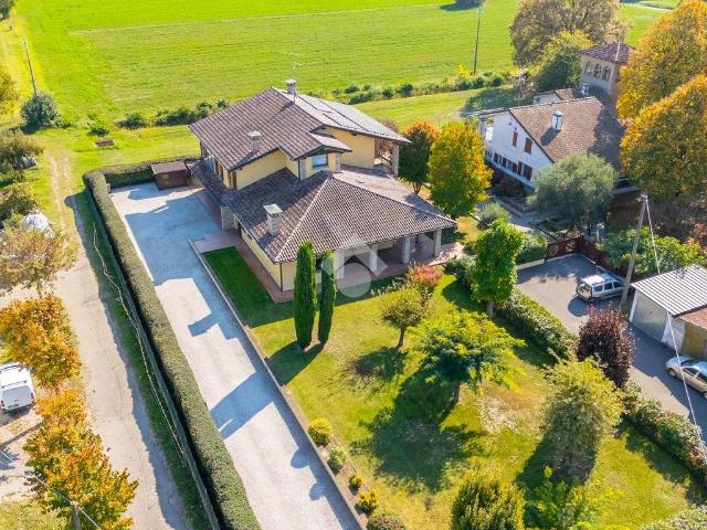 Villa in vendita a Campegine RE