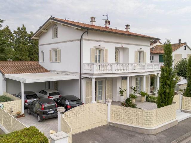 Villa in vendita a Campi Bisenzio FI