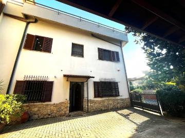 Villa in vendita a Campi Bisenzio FI
