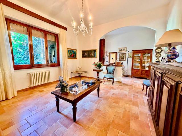 Villa in vendita a Campi Bisenzio FI