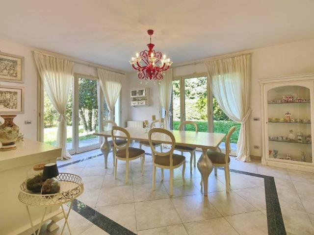 Villa in vendita a Campi Bisenzio FI