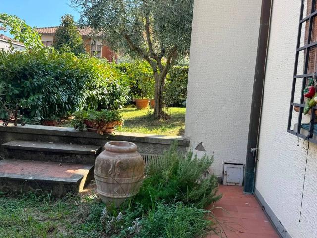 Villa in vendita a Campi Bisenzio FI
