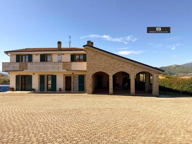 Villa in vendita a Campli TE