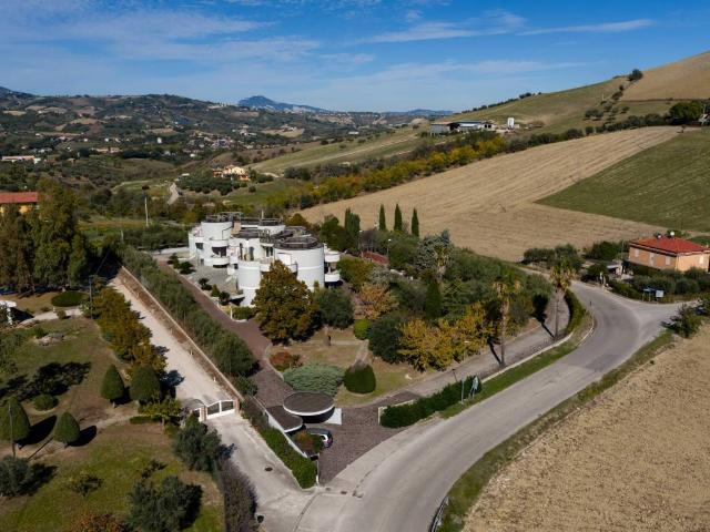 Villa in vendita a Campli TE