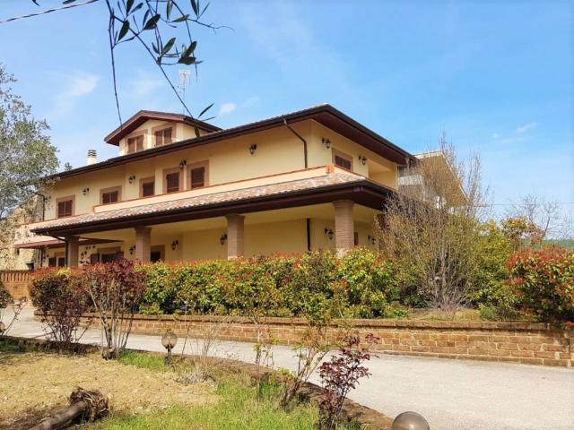 Villa in vendita a Campli TE