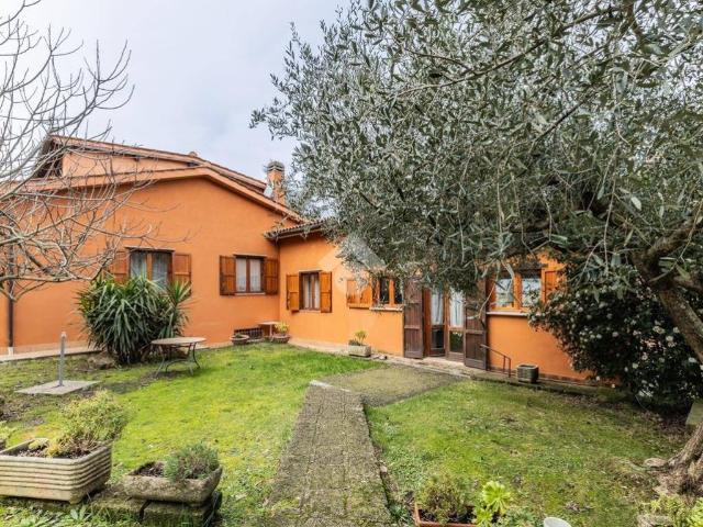 Villa in vendita a Canale Monterano RM
