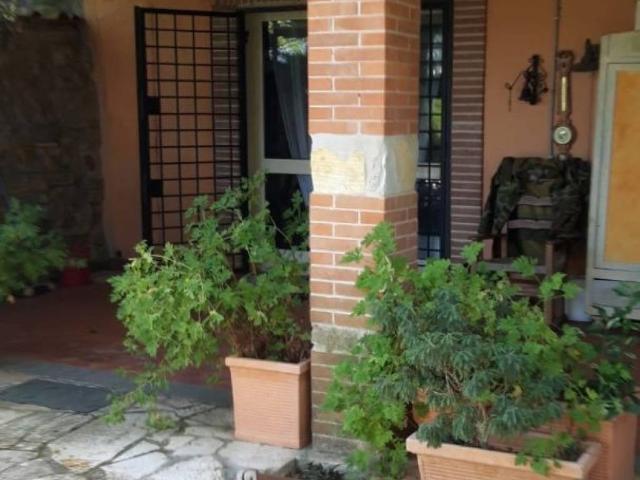 Villa in vendita a Canale Monterano RM