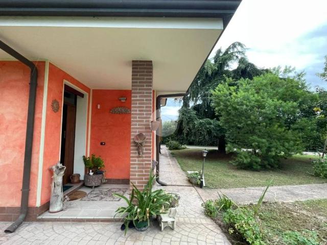 Villa in vendita a Canaro RO