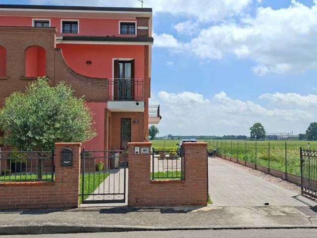 Villa in vendita a Canaro RO