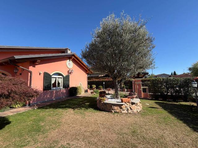 Villa in vendita a Candelo BI