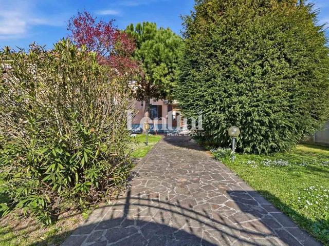 Villa in vendita a Candia Lomellina PV