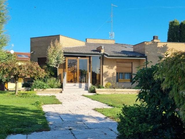 Villa in vendita a Caneva PN