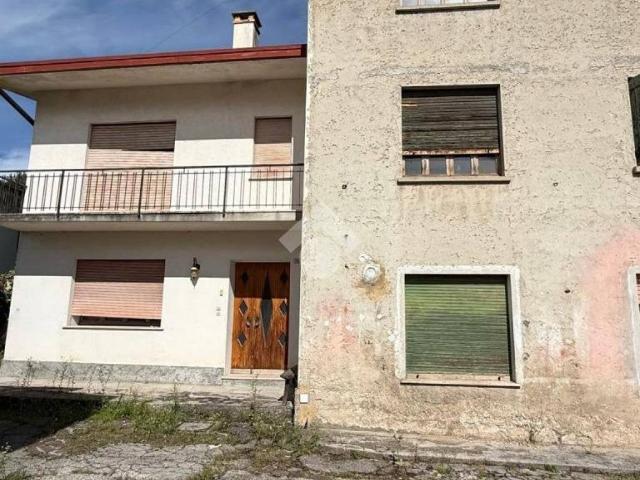 Villa in vendita a Caneva PN