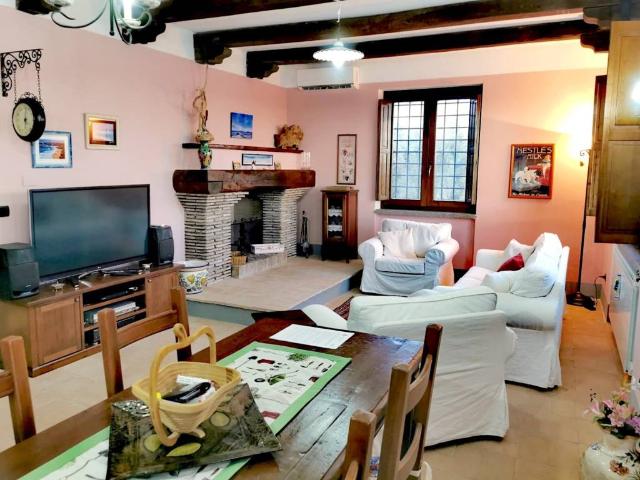 Villa in vendita a Canino VT