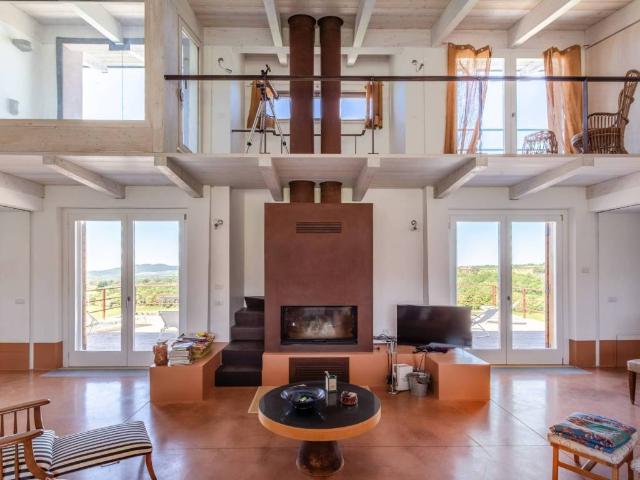Villa in vendita a Canino VT