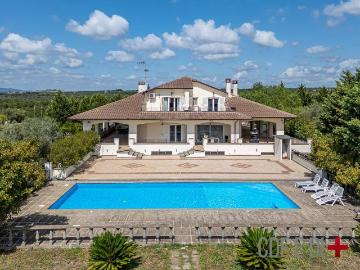 Villa in vendita a Canino VT