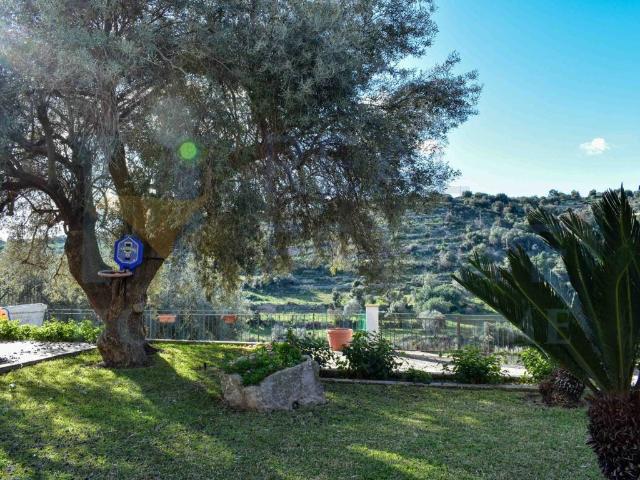 Villa in vendita a Canicattini Bagni SR