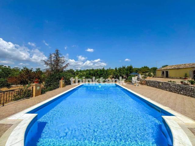 Villa in vendita a Canicattini Bagni SR