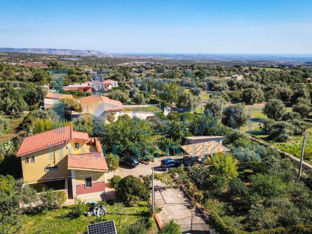 Villa in vendita a Canicattini Bagni SR