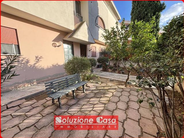 Villa in vendita a Canosa di Puglia, zona 167