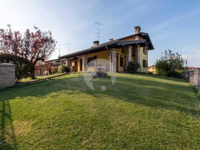 Villa in vendita a Canossa RE