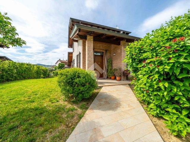 Villa in vendita a Canossa RE
