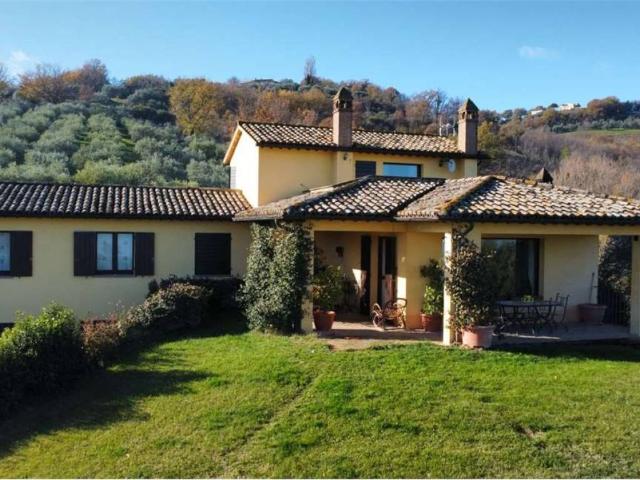 Villa in vendita a Cannara PG