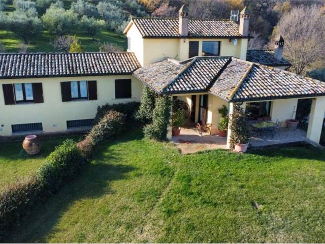 Villa in vendita a Cannara PG