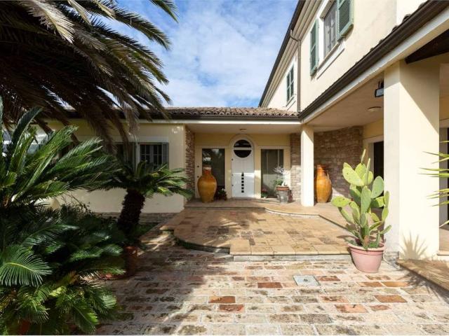 Villa in vendita a Cannara PG