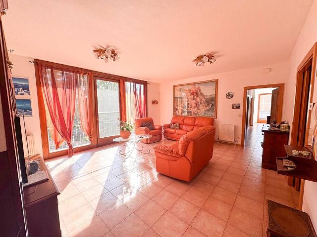 Villa in vendita a Canneto sull'Oglio MN