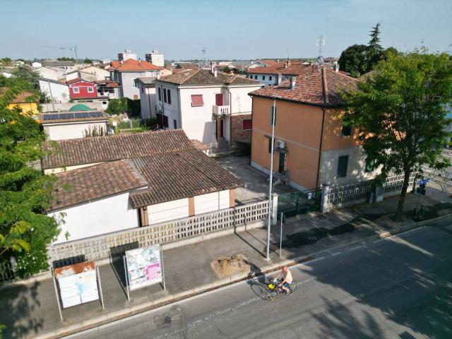 Villa in vendita a Canneto sull'Oglio MN